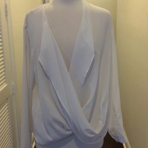 ✨Tobi- Sz-M-Chiffon Open Front Top✨No Trades